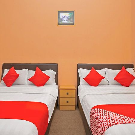 Sz Hotel Lumut Exterior photo