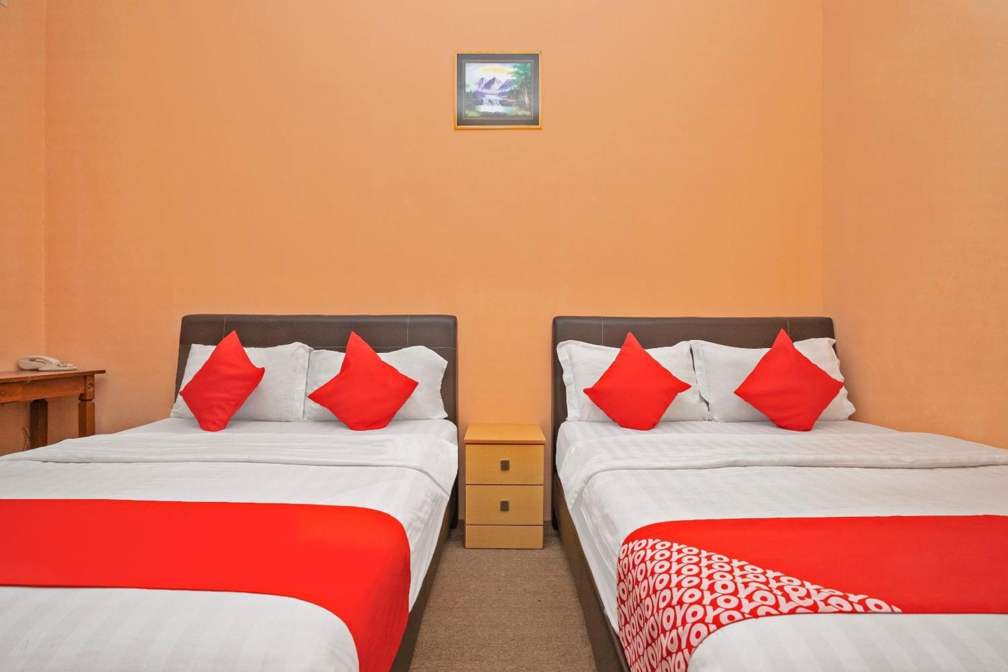 Sz Hotel Lumut Exterior photo