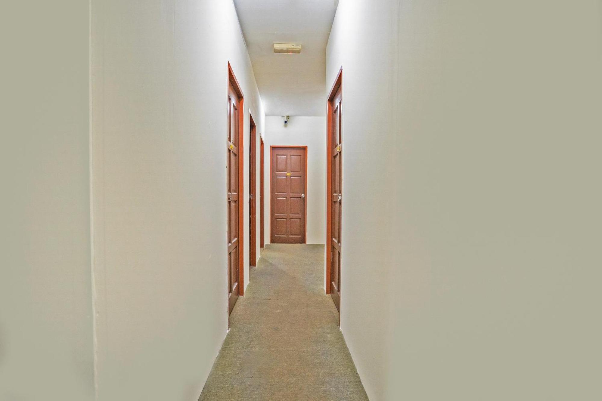 Sz Hotel Lumut Exterior photo