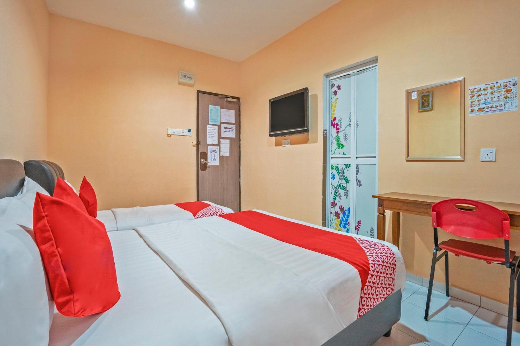Sz Hotel Lumut Exterior photo